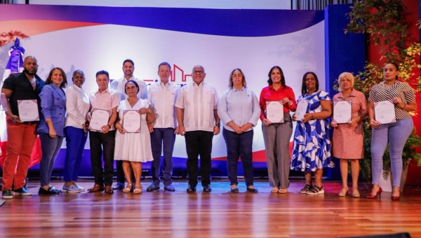 Entrega De Prestamos En San Cristobal Thumbnail